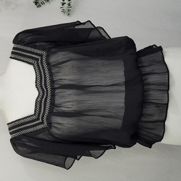 Mudd short sleeve semi sheer flower blouse - Picture 1 of 7